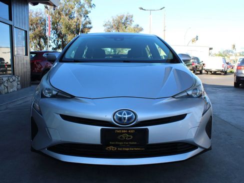 Used 2017 Toyota Prius Four FWD image 8