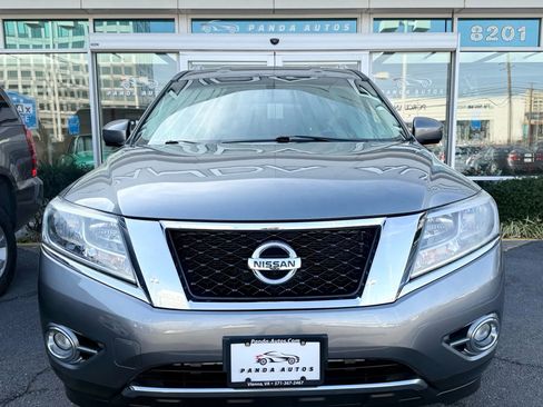 Used 2015 Nissan Pathfinder SL w/ SL Tech Package image 2