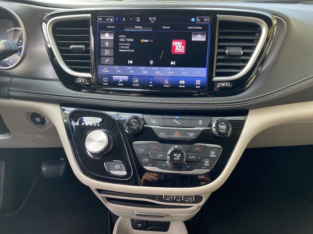 Used 2024 Chrysler Pacifica Limited FWD image 23