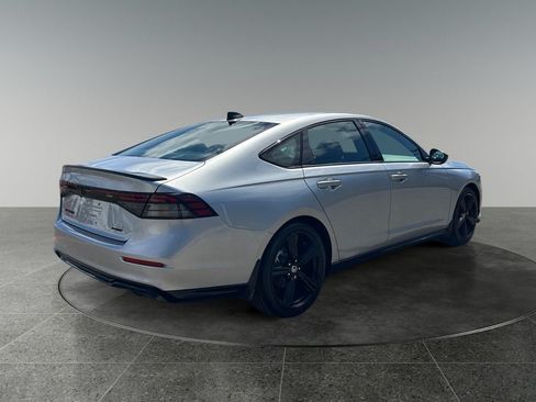 Used 2024 Honda Accord Sport image 9
