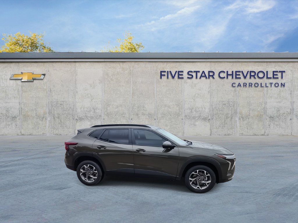 Used 2024 Chevrolet Trax LT FWD image 9