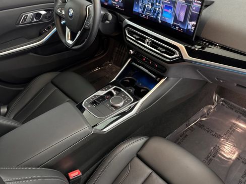 Certified 2023 BMW 330i Sedan w/ Convenience Package image 31