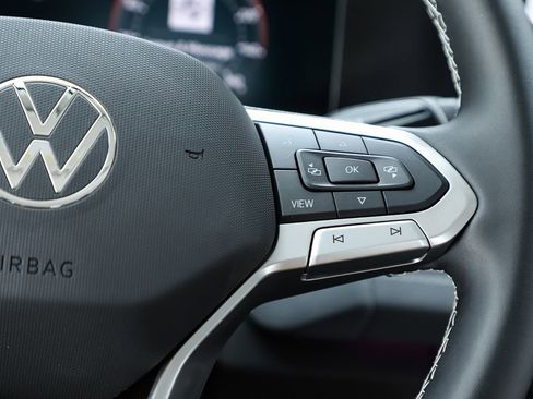 New 2026 Volkswagen Tiguan SE image 60