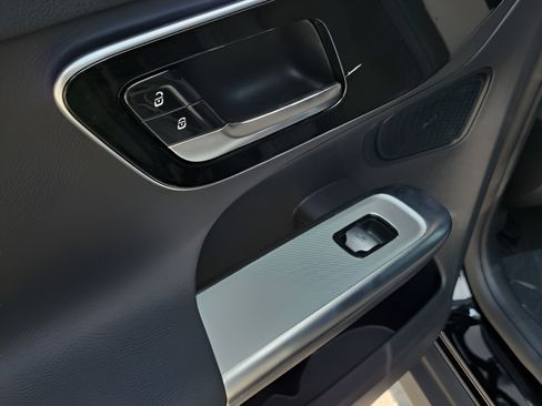 Certified 2026 Mercedes-Benz GLC 300 image 7