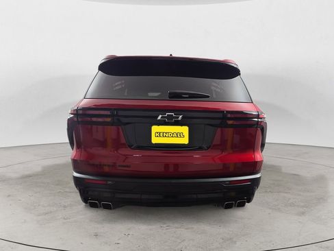 Certified 2025 Chevrolet Traverse LT w/ Midnight/Sport Edition AWD/4WD image 4