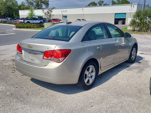 Used 2015 Chevrolet Cruze LT w/ Technology Package image 4