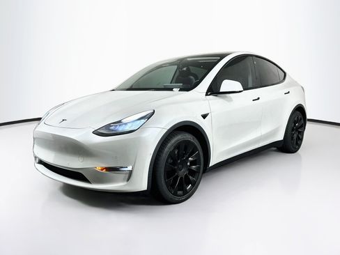 Used 2021 Tesla Model Y Long Range AWD/4WD image 3