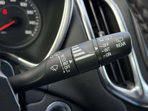 Used 2021 Chevrolet Equinox LT image 23