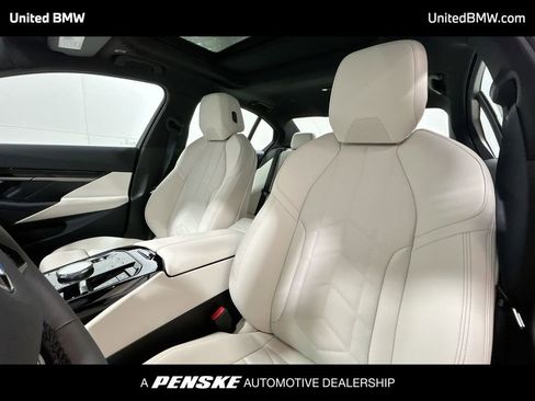 Used 2025 BMW 530i w/ Premium Package image 13