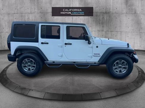 Used 2016 Jeep Wrangler Unlimited Sport w/ Connectivity Group AWD/4WD image 4