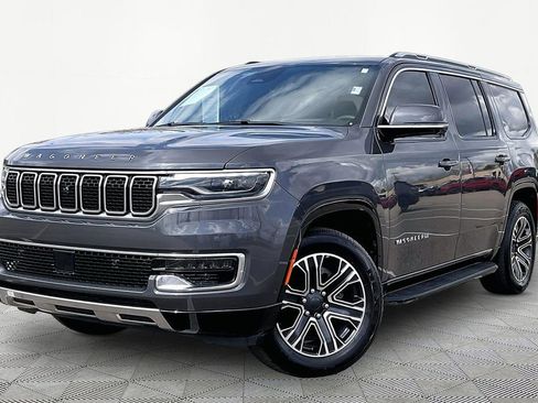 Used 2022 Jeep Wagoneer Series III w/ Convenience Group I image 2