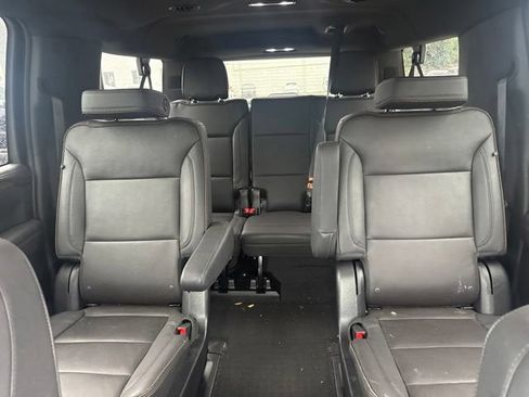 Used 2023 Chevrolet Suburban High Country AWD/4WD image 23
