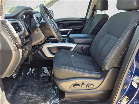 Used 2019 Nissan Titan SV w/ SV Convenience Package RWD image 15