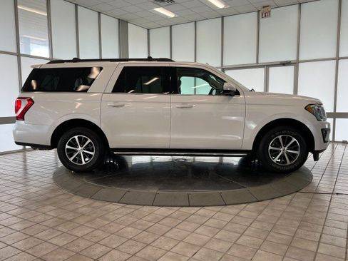 Used 2018 Ford Expedition Max XLT w/ Equipment Group 202A AWD/4WD image 8