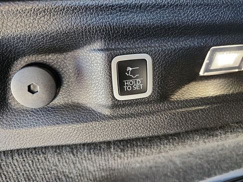 Used 2023 Jeep Grand Cherokee L Summit AWD/4WD image 17