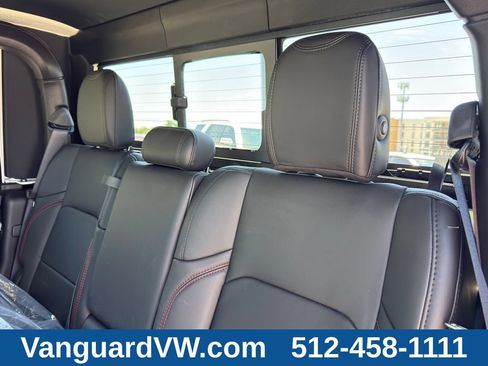Used 2025 Jeep Gladiator Rubicon AWD/4WD image 29