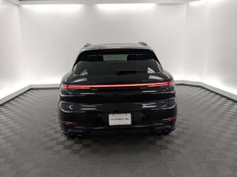 New 2026 Porsche Cayenne GTS image 7