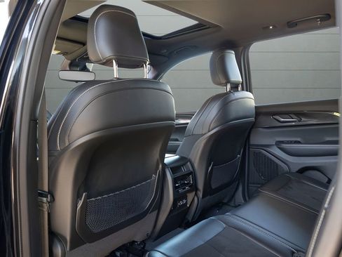 Used 2023 Jeep Grand Cherokee Altitude AWD/4WD image 49