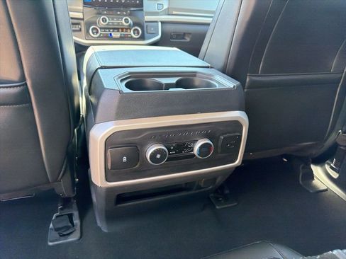 Used 2024 Ford Expedition Max XLT image 23