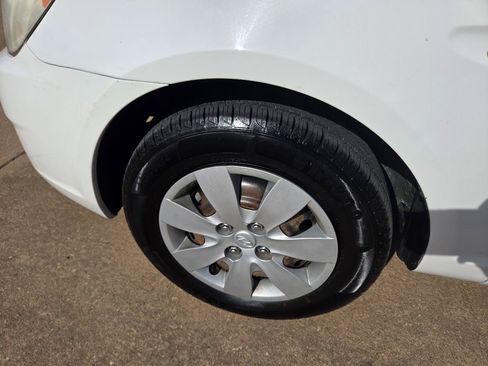 Used 2009 Hyundai Accent GS FWD image 19