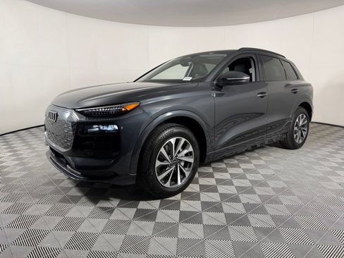 Used 2025 Audi Q6 e-tron Premium Plus w/ Premium Plus AWD/4WD image 4
