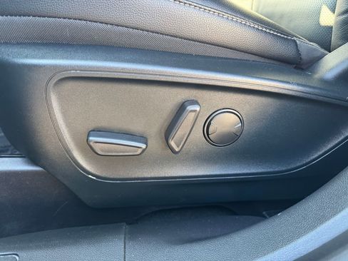 Used 2020 Ford Escape Titanium w/ Titanium Premium Package 2.0 image 19