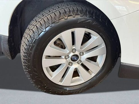Used 2019 Subaru Outback 2.5i Premium w/ Popular Package #2 AWD/4WD image 18