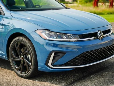 New 2025 Volkswagen Jetta SE image 37