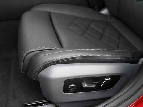 Certified 2024 BMW 540i xDrive image 28