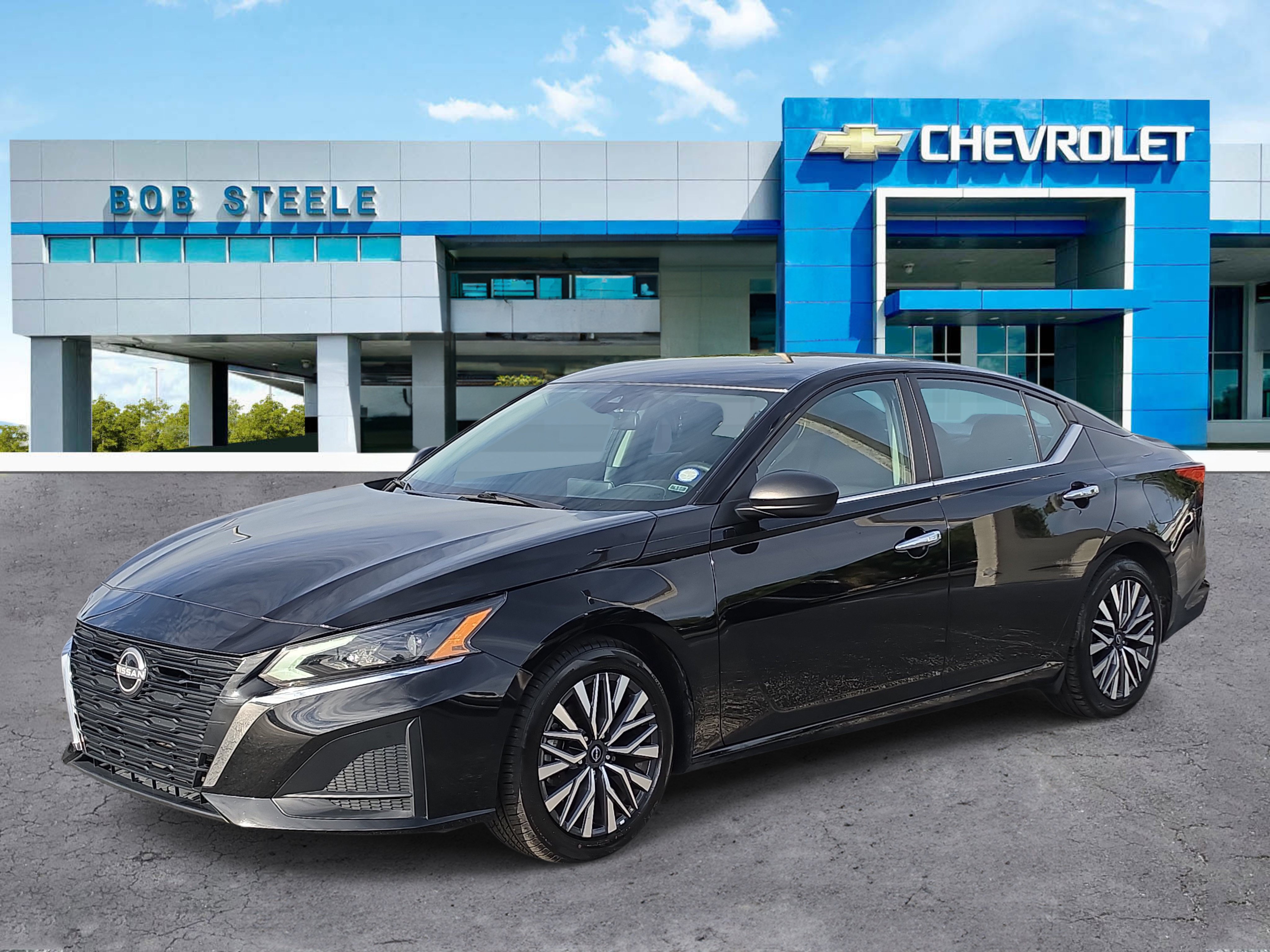 Used 2025 Nissan Altima 2.5 SV FWD image 2