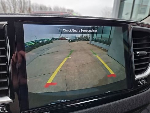 Used 2024 Chrysler Pacifica Touring-L FWD image 54