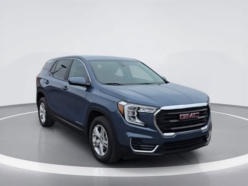 Used 2024 GMC Terrain SLE AWD/4WD image 2