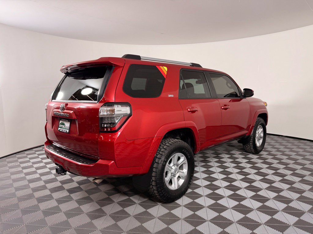 Certified 2022 Toyota 4Runner SR5 AWD/4WD image 9
