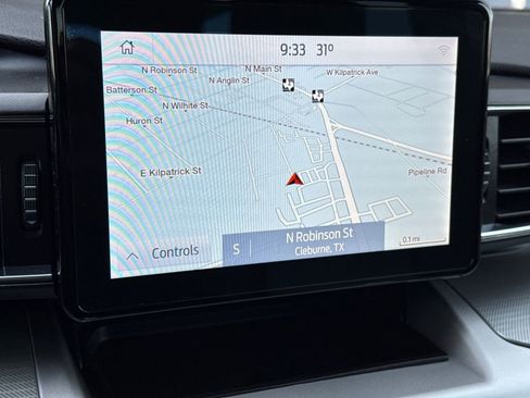 Used 2022 Ford Explorer XLT w/ Equipment Group 202A image 24