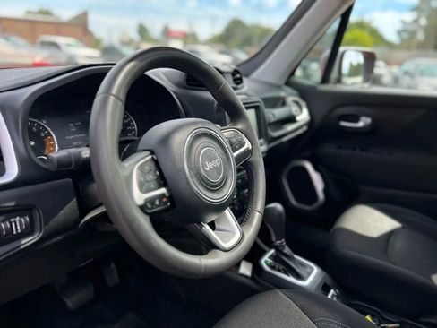 Used 2021 Jeep Renegade Latitude image 13