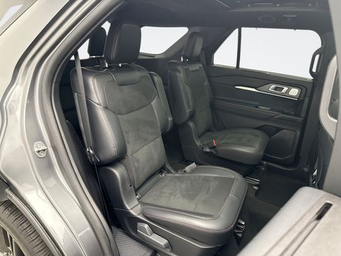 Used 2025 Ford Explorer ST AWD/4WD image 19