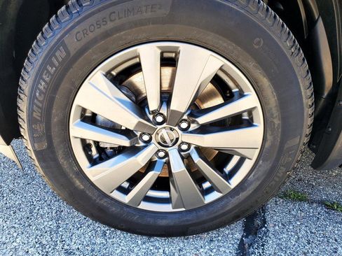 Used 2022 Nissan Pathfinder SV AWD/4WD image 19