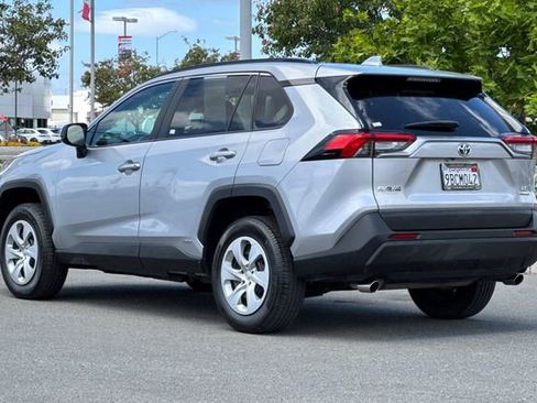 Used 2022 Toyota RAV4 LE AWD/4WD image 6