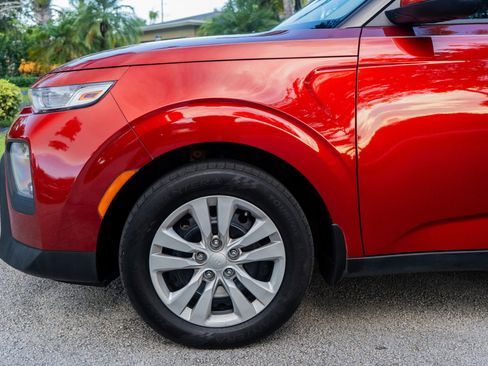 Used 2020 Kia Soul LX image 14