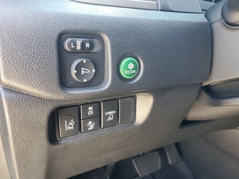 Used 2024 Honda Ridgeline Sport image 25