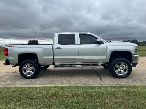 Used 2018 Chevrolet Silverado 1500 LT w/ All Star Edition image 4