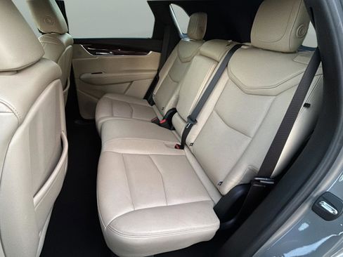 Used 2018 Cadillac XT5 Luxury w/ Driver Awareness Package image 23