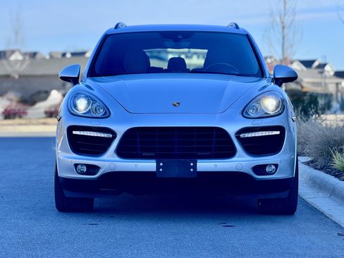 Used 2014 Porsche Cayenne Turbo S AWD/4WD image 11