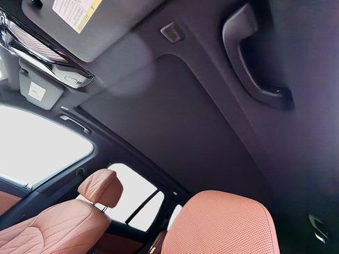 Used 2025 BMW X5 xDrive40i w/ Climate Comfort Package image 27