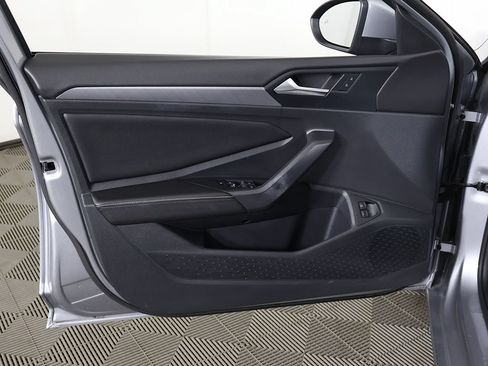 Used 2024 Volkswagen Jetta SE FWD image 21