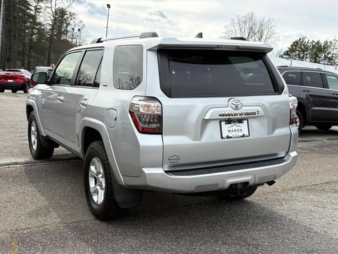 Used 2023 Toyota 4Runner SR5 AWD/4WD image 5