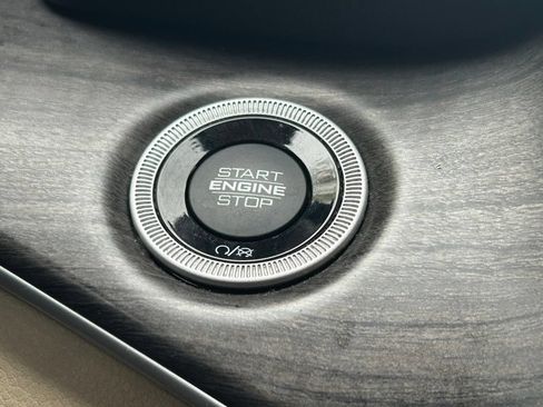 Certified 2022 Jeep Grand Cherokee L Limited RWD image 53
