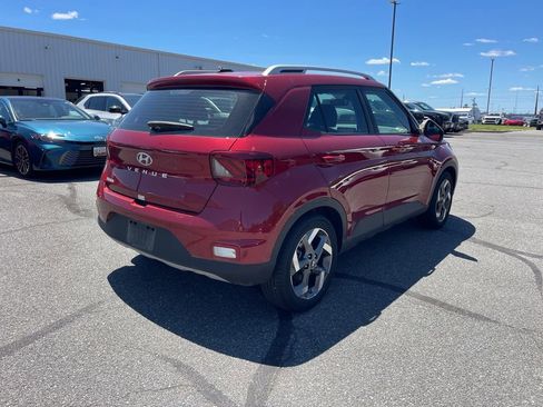 Used 2024 Hyundai Venue Limited FWD image 5