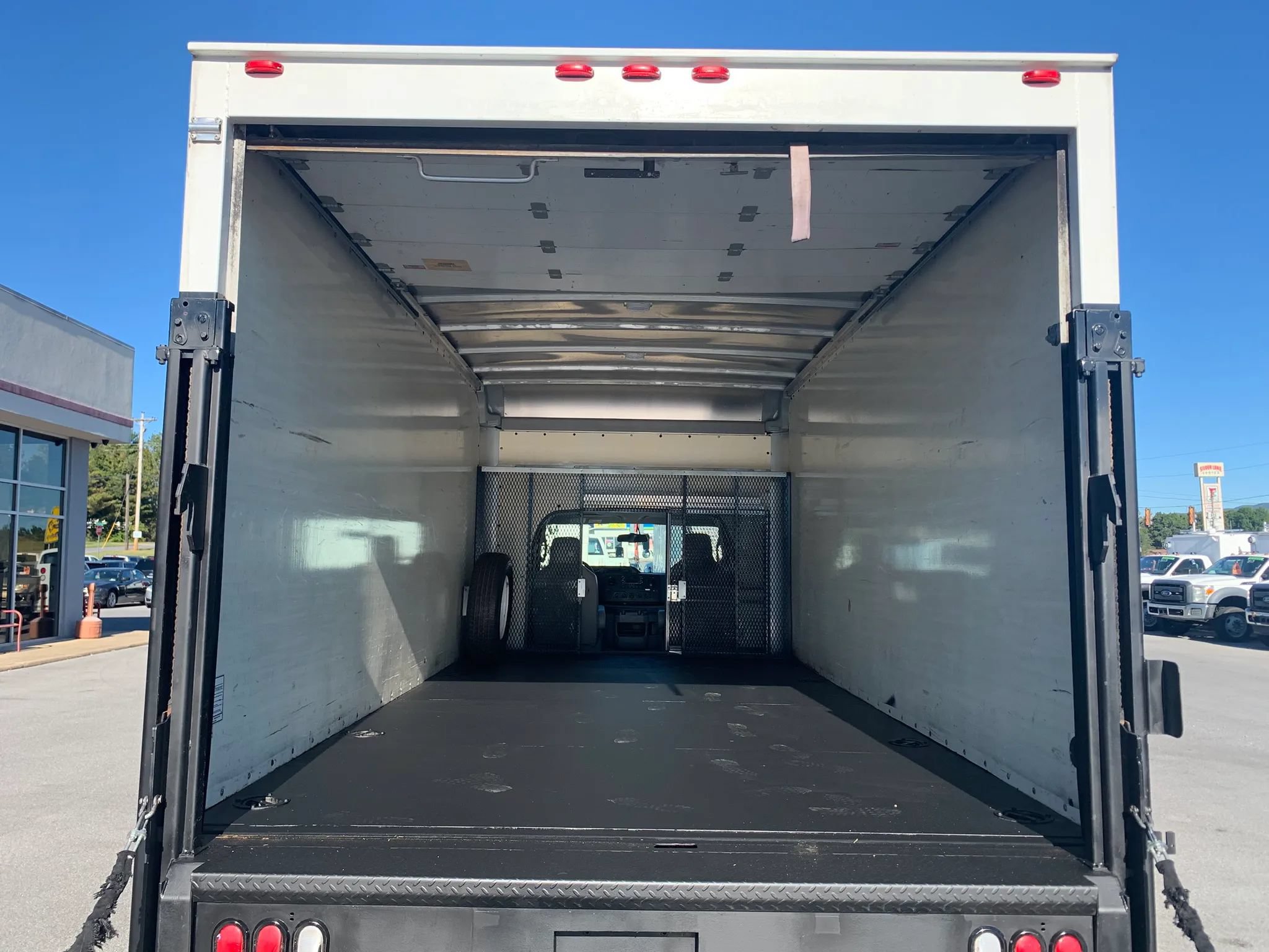 Used 2017 Ford E-450 and Econoline 450 Super Duty w/ Power Windows & Locks Group RWD image 22