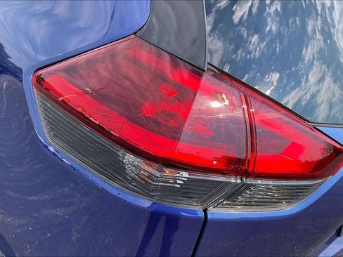 Used 2018 Nissan Rogue SL w/ Premium Package AWD/4WD image 25